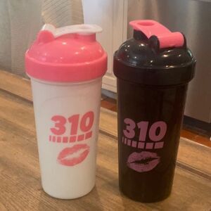 (2) 310 Shaker Cups with Lids Neon Hot Pink White & Black With Lip Kiss Print